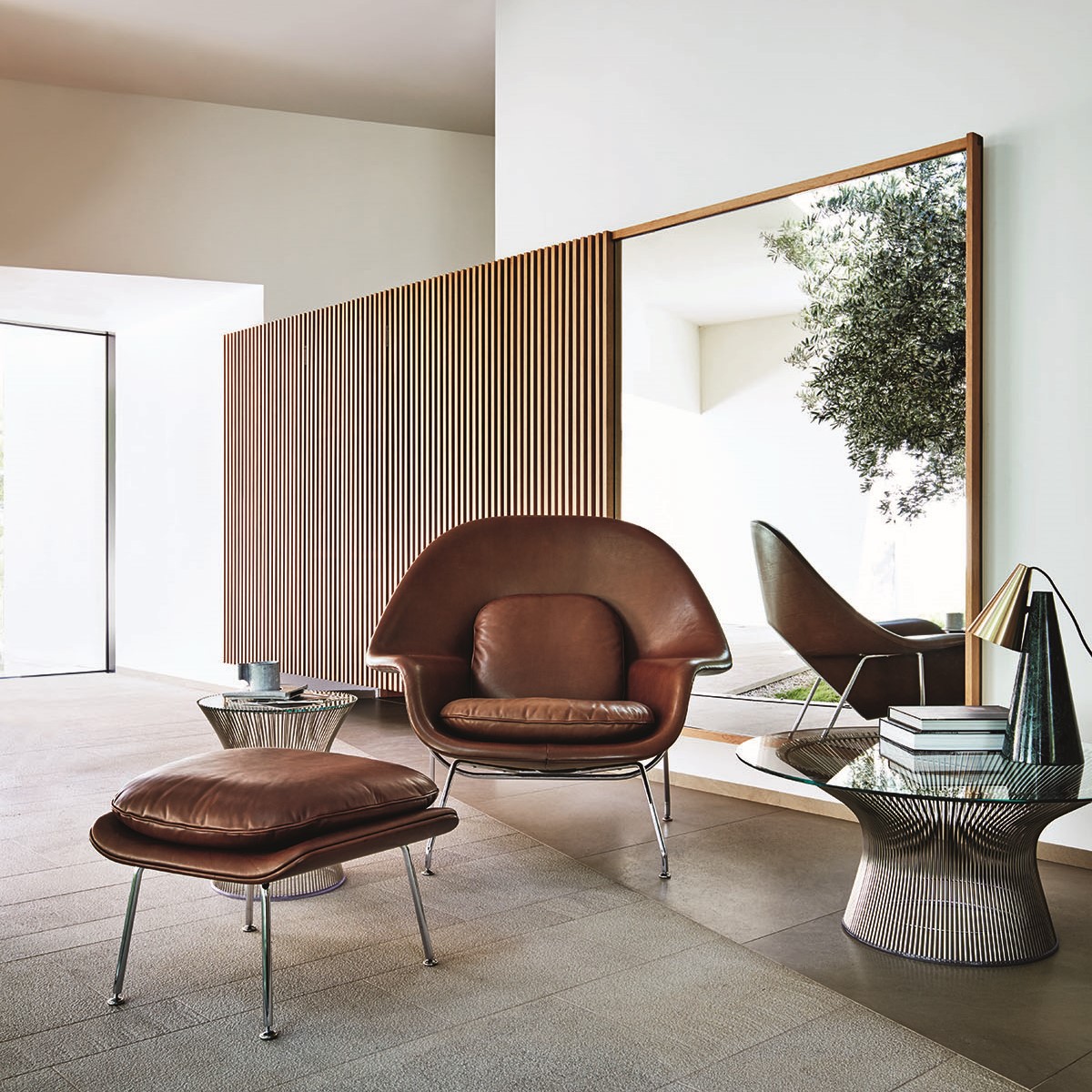 Womb_Chair_and_Platner_Low_Table_and_Platner_Side_Table_ph_Federico_Ced.jpg
